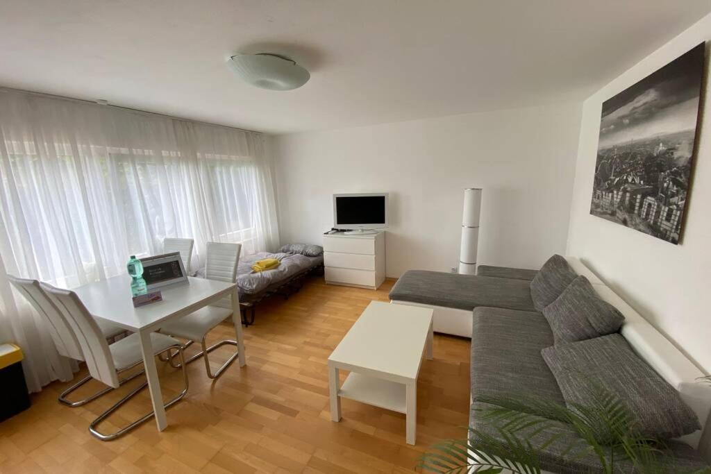 Tuebingen - Auf Dem Oesterberg - Free Parking Ngoại thất bức ảnh